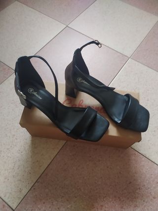 Zpatos tacón negro