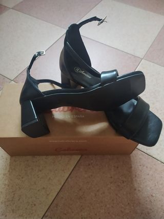 Zpatos tacón negro