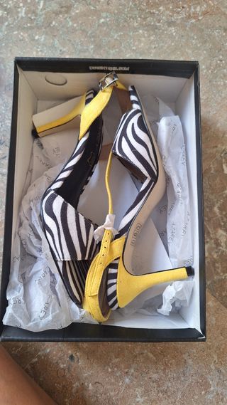 Zapatos tacón estampado cebra Azarey