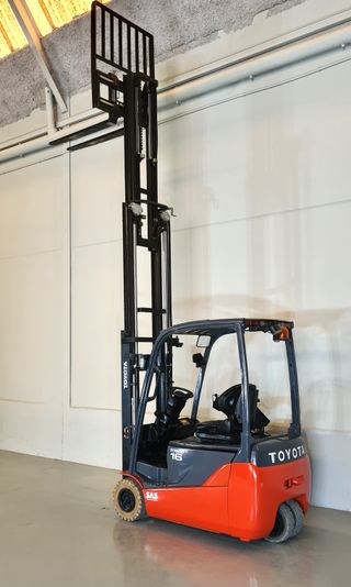 TORO TORITO CARRETILLA ELEVADORA ELECTRICA BARATA