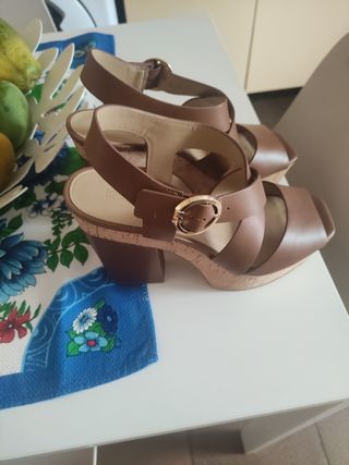 Sandalias .Rebajadas!