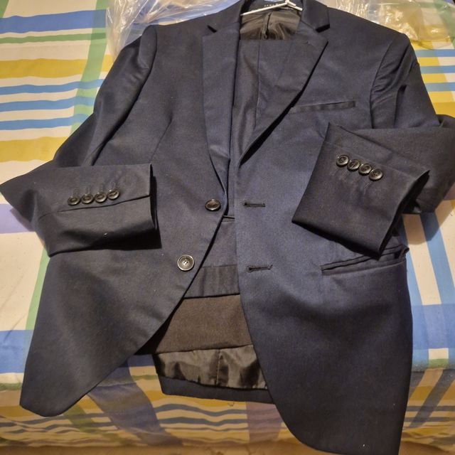 Traje de chaqueta azul marino