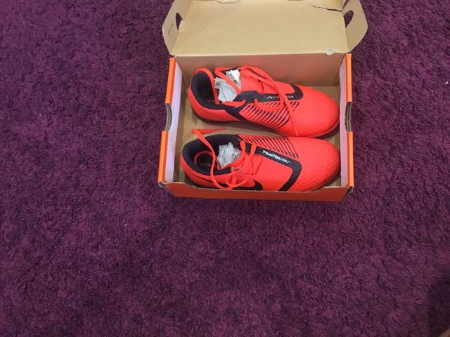 Zapatos de futbol sala nike nuevos