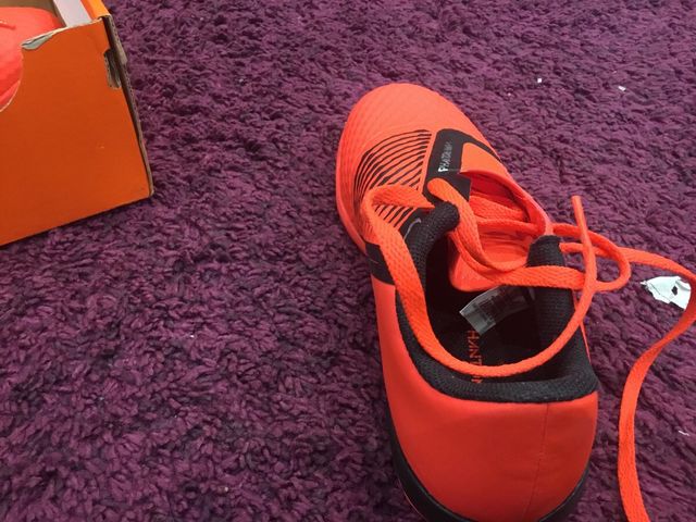 Zapatos de futbol sala nike nuevos