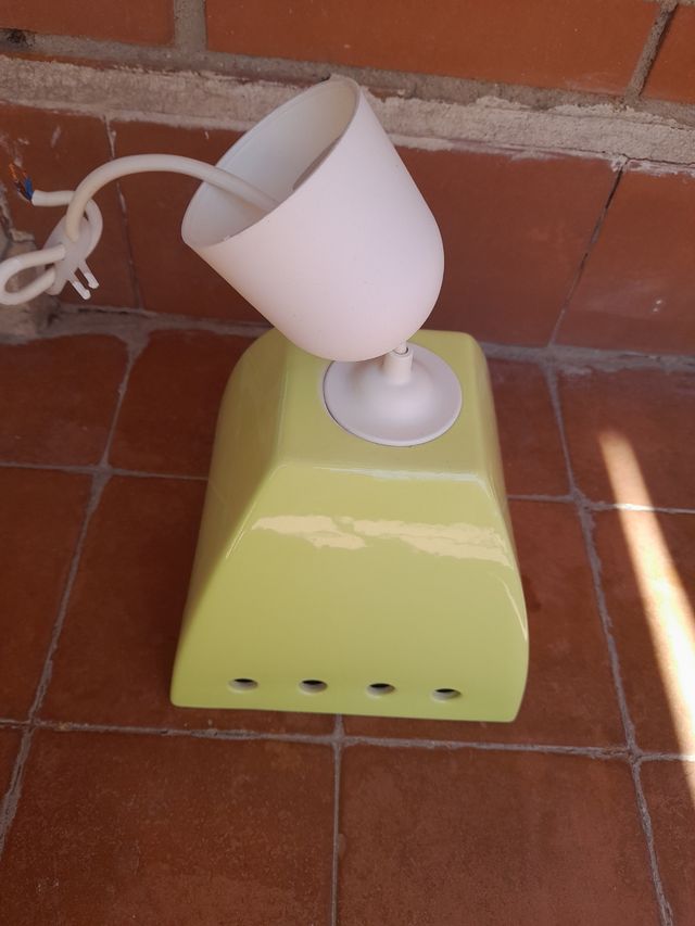 Lámpara de techo de cerámica .