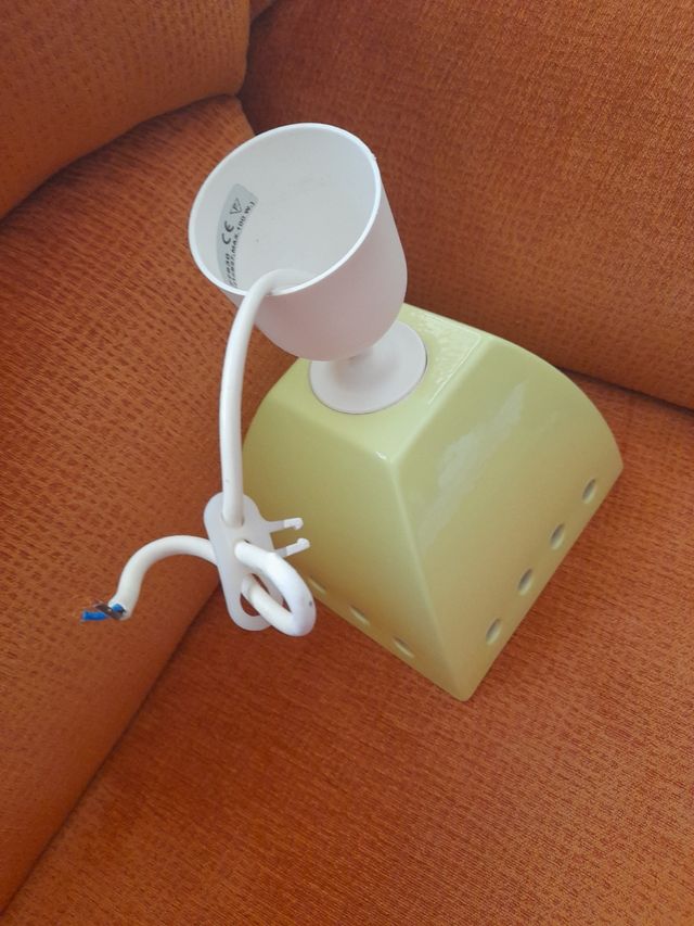 Lámpara de techo de cerámica .