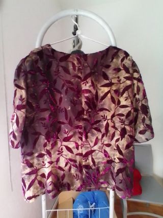 Blusa de la  marca Atian talla 58 