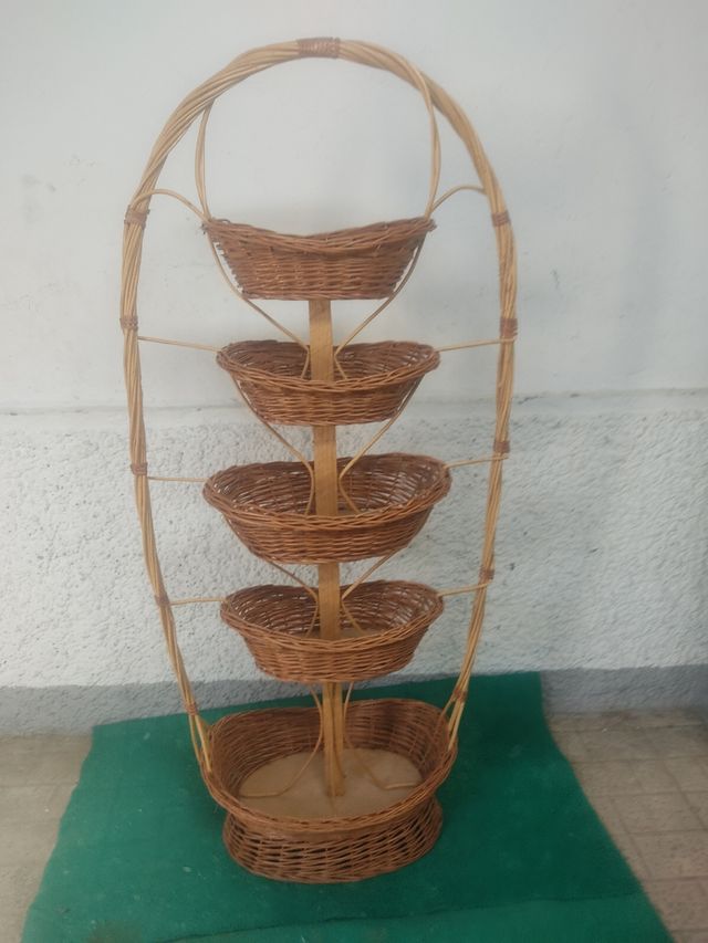 Cesta mimbre cinco pisos