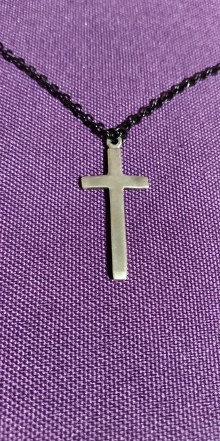 Colgante cruz negra de plata. Collar acero inox