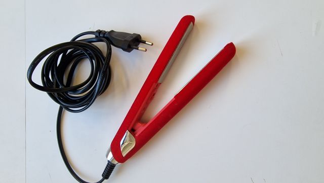 Plancha del pelo para viaje