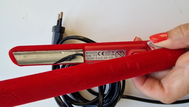 Plancha del pelo para viaje