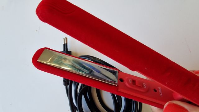 Plancha del pelo para viaje