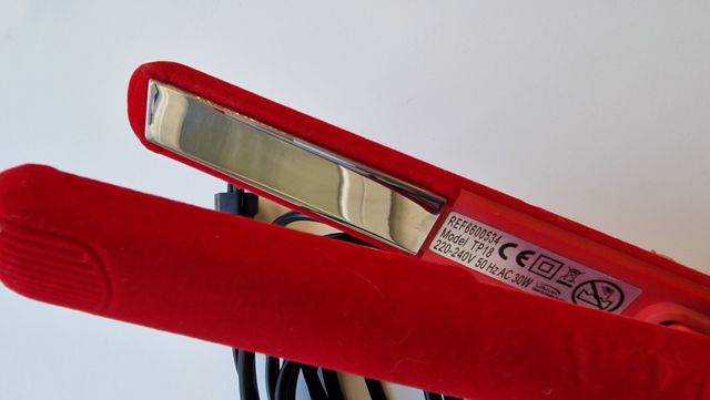 Plancha del pelo para viaje