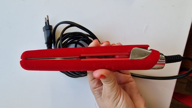 Plancha del pelo para viaje