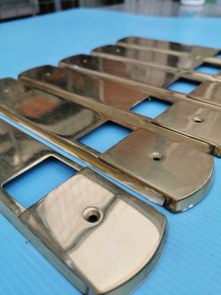 N. 6 placche in ottone vintage