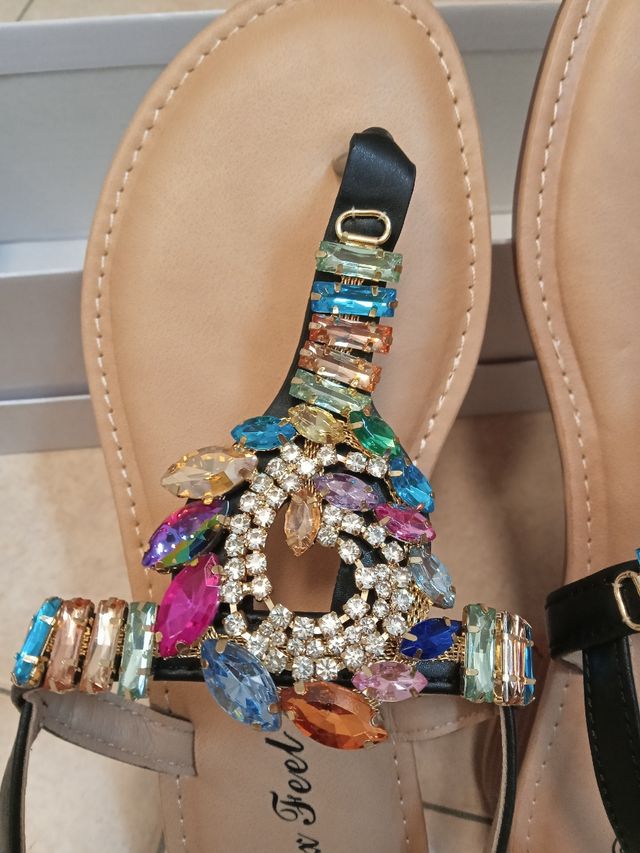 Sandali infradito con strass n.38 NUOVI 