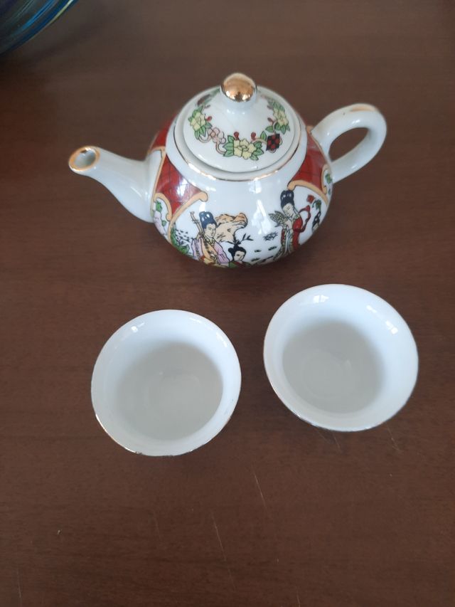 Ministure di Teira e tazzine cinesi