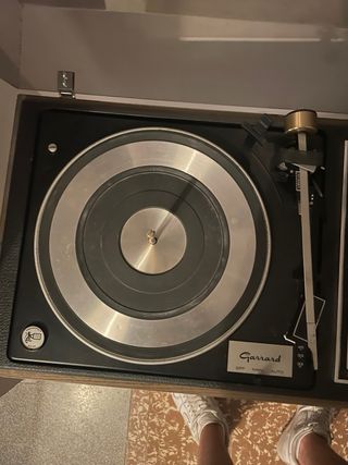 Plato tocadiscos Garrard stereo supernova
