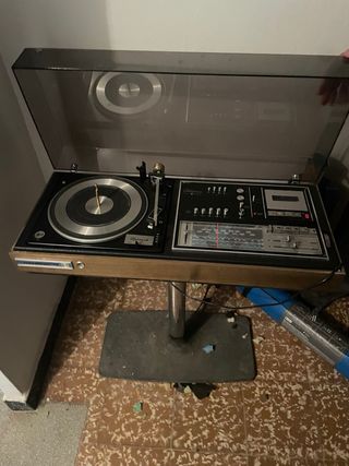 Plato tocadiscos Garrard stereo supernova