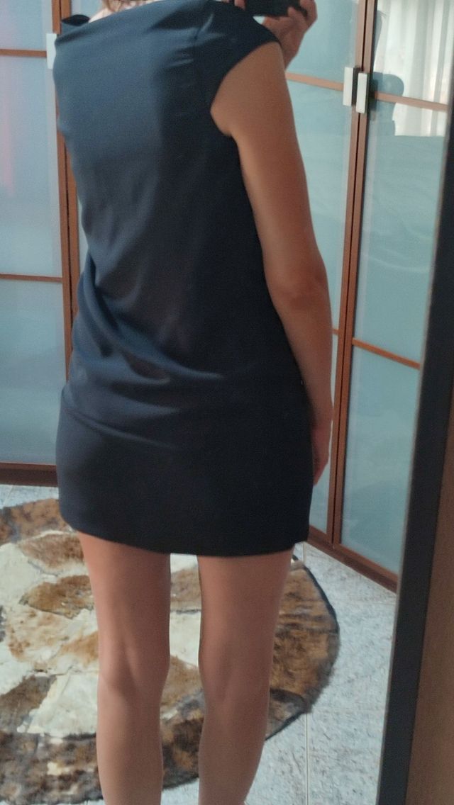Vestido corto negro