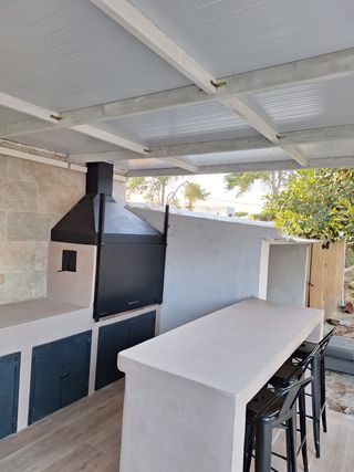 Se montan pergolas de madera y panel san