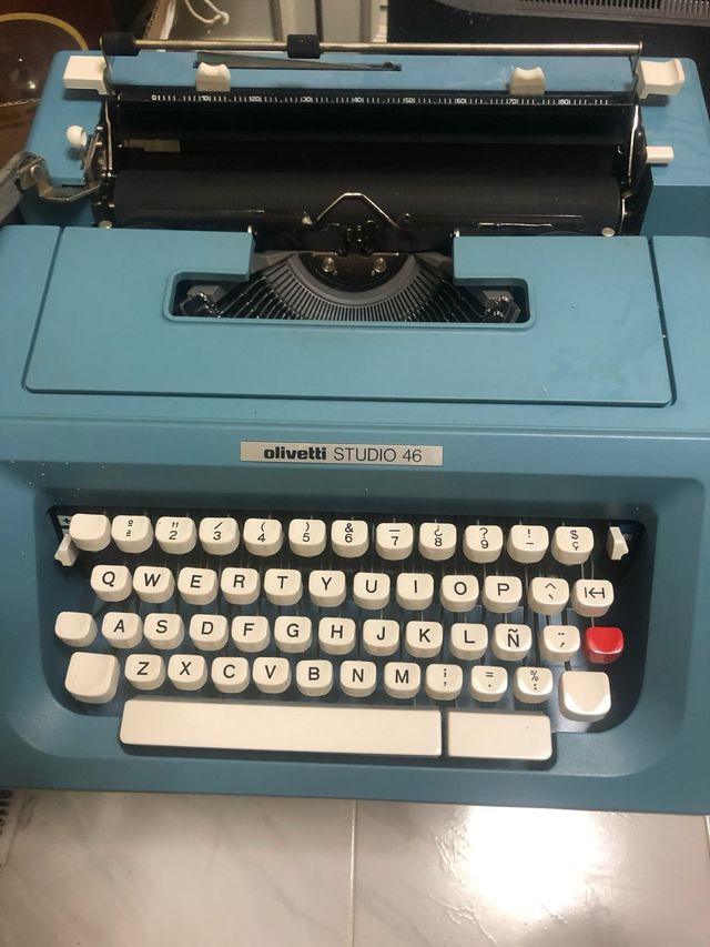 Tres Maquinas de escrbir antiguas 