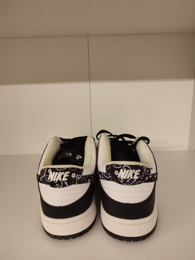 Adidas Campus 00s grises y negras