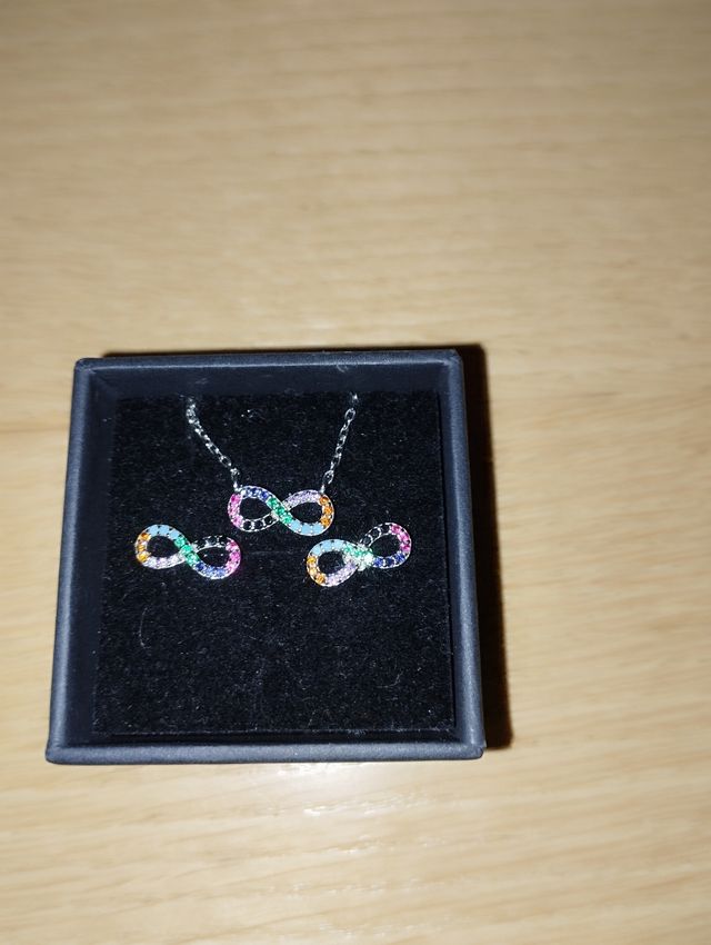 Conjunto collar pendientes