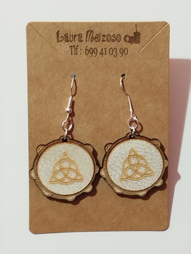 Pendientes madera y piel grabada
