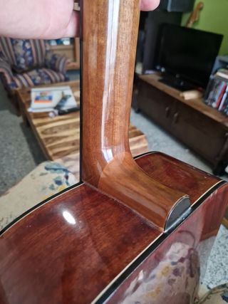 Guitarra  Aria A-684 acústica de 12 .