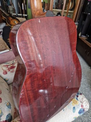 Guitarra  Aria A-684 acústica de 12 .