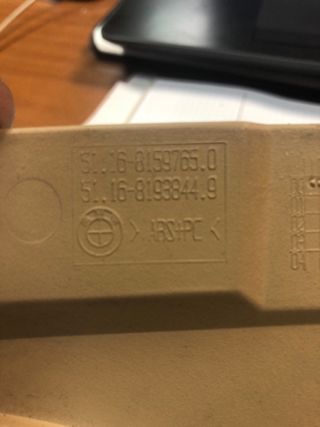 Tapa lateral consola central 8193844.9