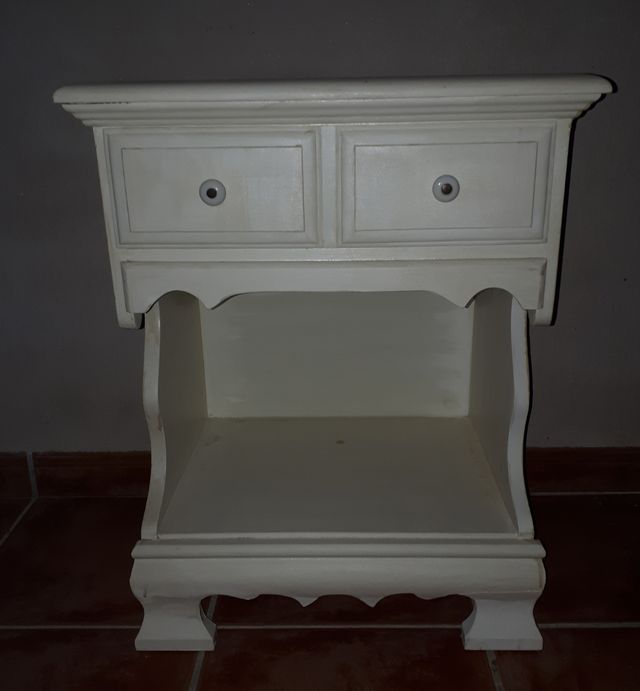 Mesita de noche madera blanca