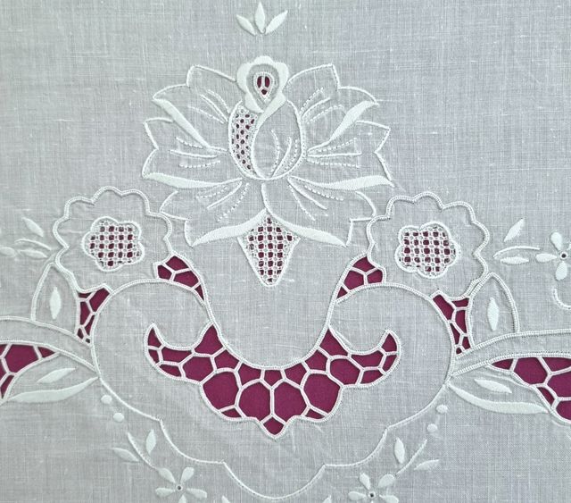 2 Antichi asciugamani ricamati a mano