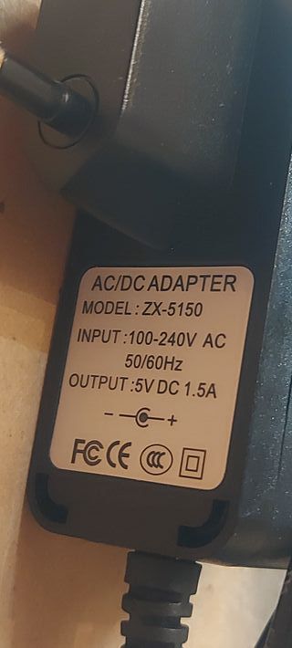 Cargador 5V 1,5A DC zx-5150 conector fino tablet