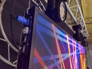 Pantalla led p5 2x1m para cabina DJ o truss