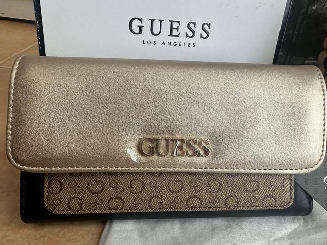 Bolso bandolera marrón Guess