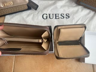 Bolso bandolera marrón Guess