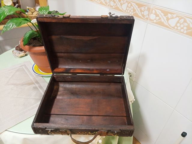 Caja vintage Dojes