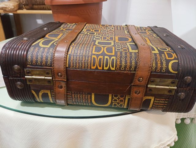 Caja vintage Dojes