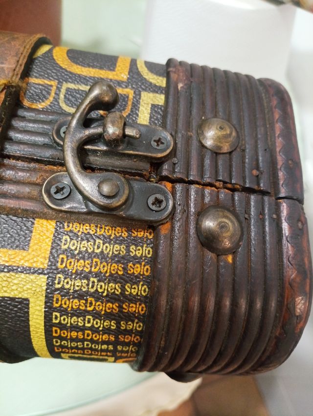 Caja vintage Dojes
