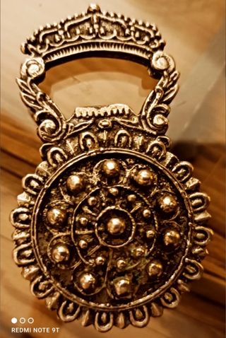 Gemelos,alfiler,monedas, mechero,abridor,colgante