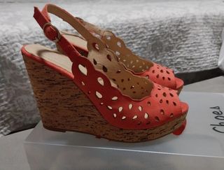 Sandalias de cuña de piel