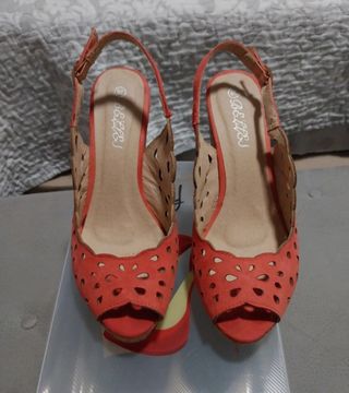 Sandalias de cuña de piel