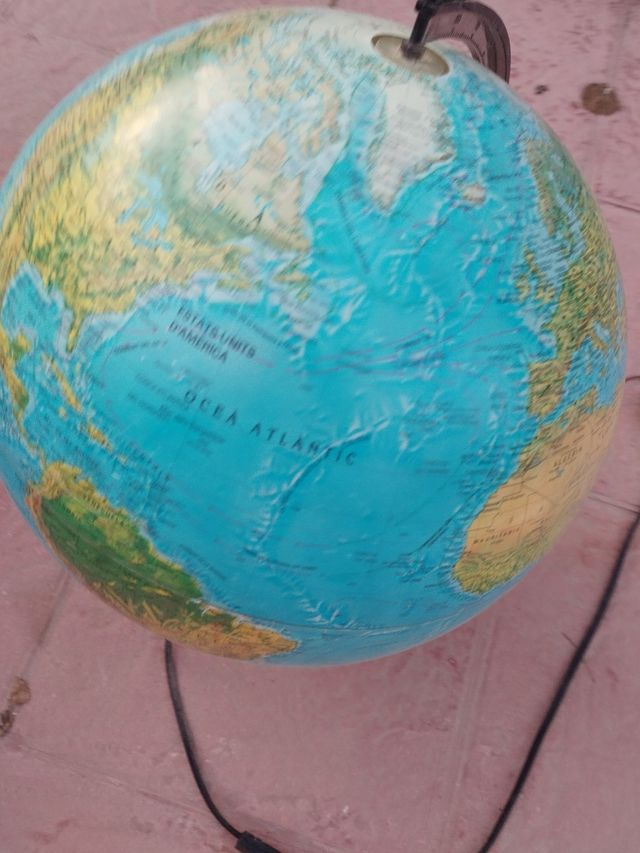 Lampara globo del mundo