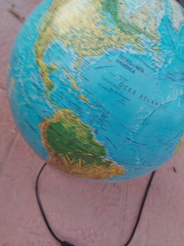 Lampara globo del mundo