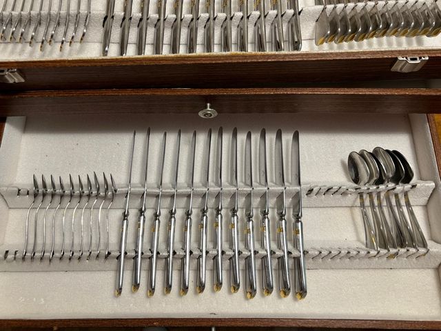 Cubertería de acero inox y oro 24k