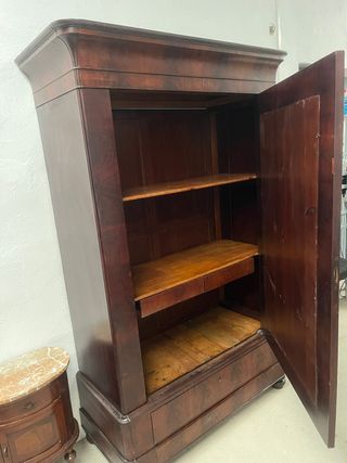 Gran vitrina en caoba con hasta 5 estantes