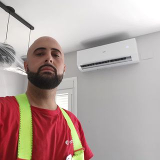 Instalador de aires acondicionados