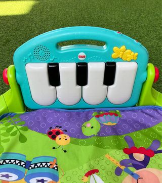 Parque gimnasio infantil con musica Fisher Price